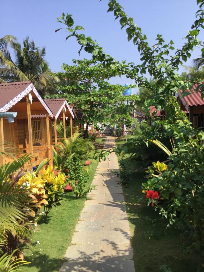 Happy Shack Beach And Wooden Huts Colva Exteriör bild