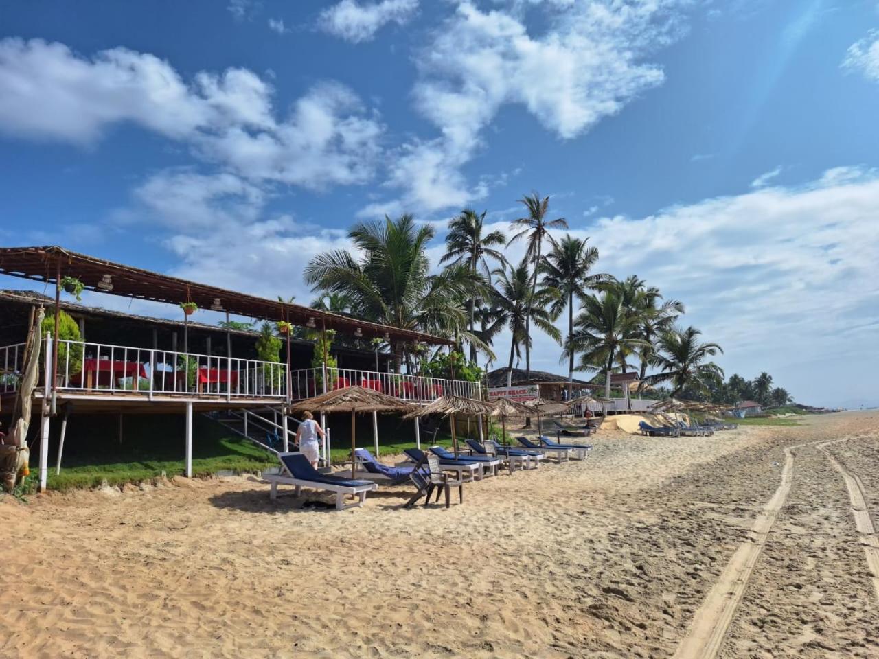 Happy Shack Beach And Wooden Huts Colva Exteriör bild